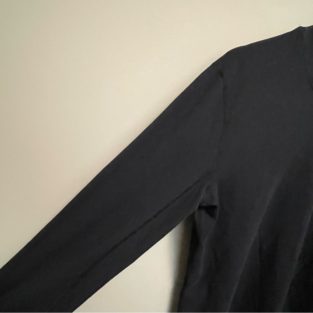 Lululemon Men’s V-neck Long Sleeve T-Shirt - Picture 4 of 9